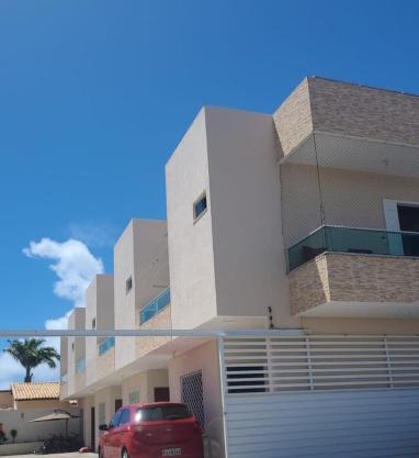 Dúplex 3 quartos 2 suítes praia Aruana