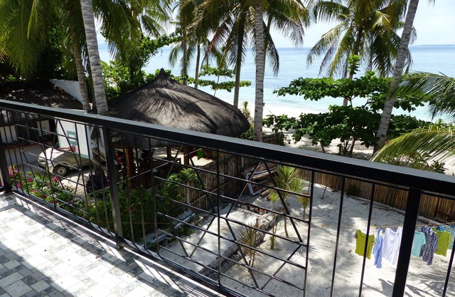 D&B Bluestar Beach Resort