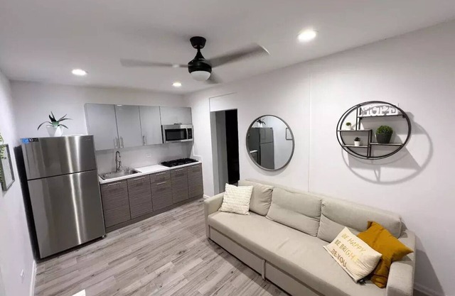 D'lujo Apartment #1 w A/C, Wi-Fi, Parking
