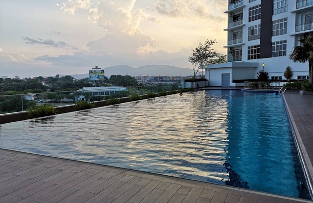 D'Putra Suites & Homestay @ Near Senai Airport/JPO Mall/AEON & IOI Mall