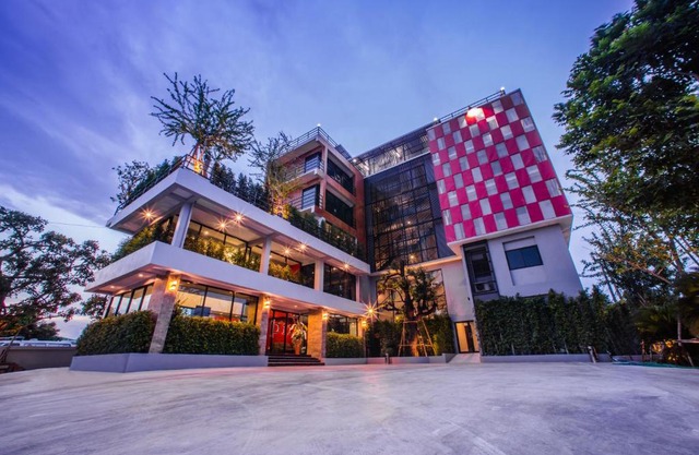 D11 Hotel