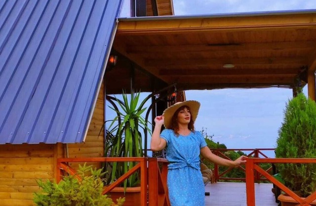 Dağ,dere,deniz,Şehir ve orman manzaralı,jakuzili. Şömineli bungalov
