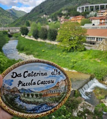 Da Caterina alla piccola cascata