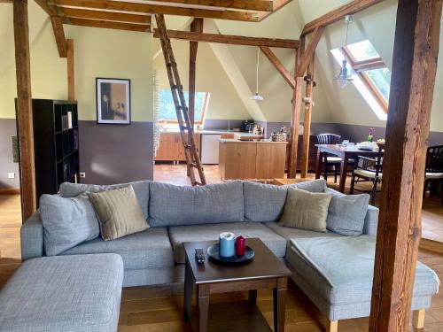 Dachgeschossloft mit Aussicht ins Erzgebirge