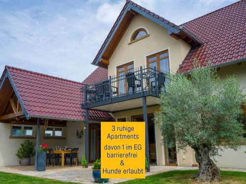 Dahem-Apartments - ruhig Parkplatz Rhein Main Gebiet gut erreichbar - App 1 barrierefrei mit Kamin Garten und Hund - App 2 mit Balkon