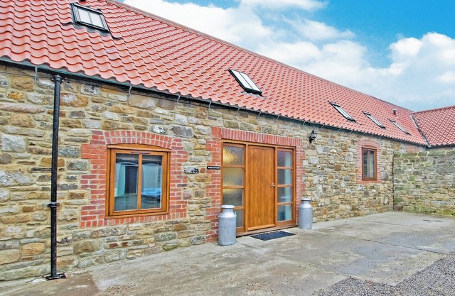 Dairy Cottage - E5279