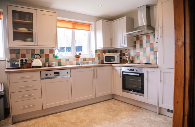 Dairyman's Cottage - 2 bedroomed bungalow in perfect rural setting.