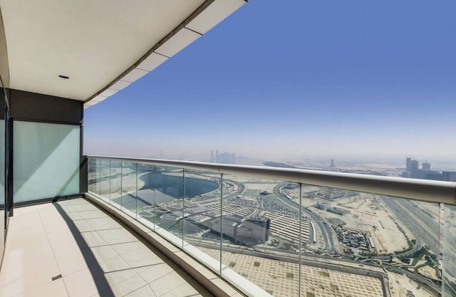 DAMAC Paramount D - Pristine Three Bedroom