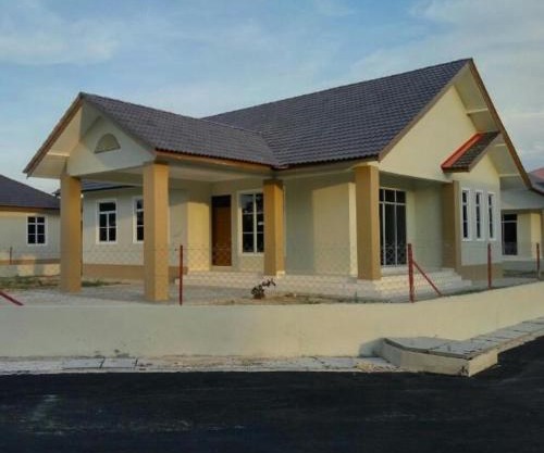 Damai d' Bachok Homestay 3 Bedrooms - Half Bungalow house