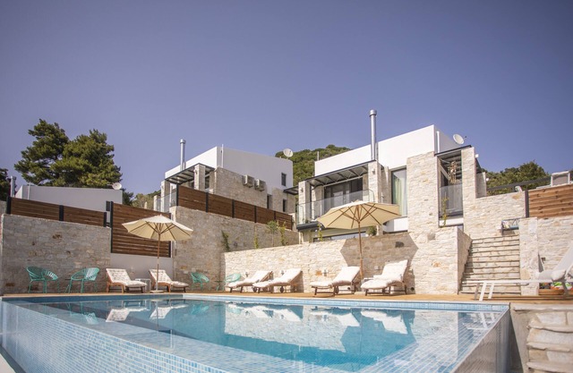 Damari Moondancer Villa in Skiathos, stylish 3-bedroom villa with private pool