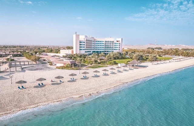 Danat Jebel Dhanna Resort 