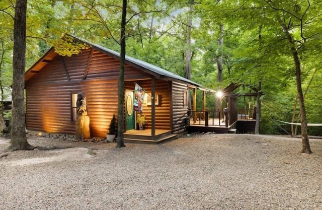 Dances with Wolves|1 King Bedroom|Hot Tub|Fireplace|Pet Friendly