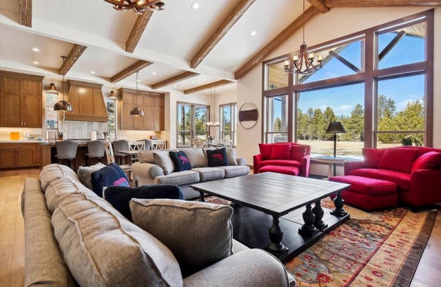 Dancing Rock "Grandview Lodge" (Caldera Springs)