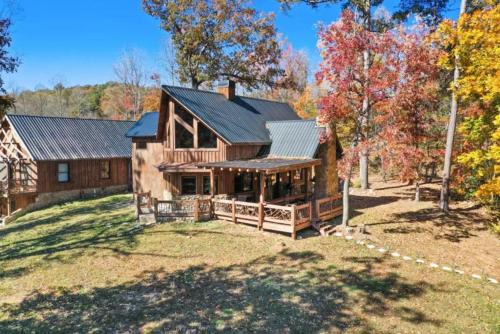 Dandelion Delight - Blue Ridge GA - Game Room, Fire Pit, Outdoor Fireplace, Near Downtown - Blue Ridge, GA
