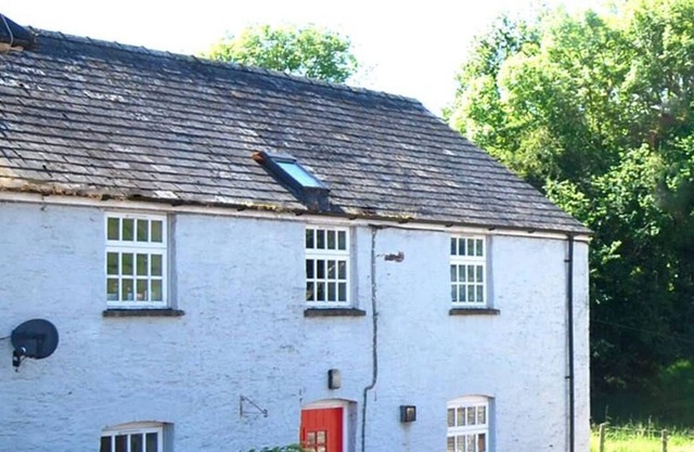 Danycrug (First Floor)