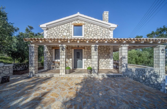 Daphne's Villa Three