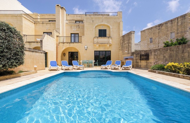 Dar ta Lonza, Villa in Gozo with private pool, quiet location & family friendly