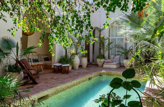 Dar Z5, swimming pool, rooftop, staff at Dar El Bacha