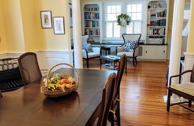 Darling 2 BR home with parking in the sought after Murray Hill section of Historic Annapolis