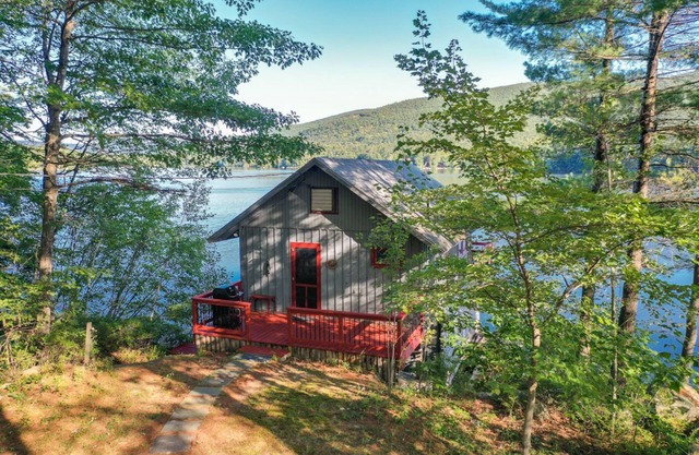 Darling studio over boathouse on Lake Kanasatka