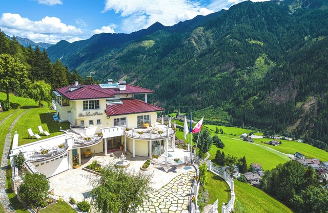 DAS LAND-PALAIS * Mountain Hideaway - Ahrntal - Dolomites - South Tyrol