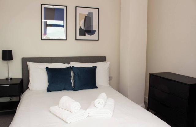Dashing 1BR Penthouse near MCR Stadiums