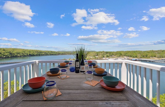 Daves Eureka: Magnificent Views of Table Rock Lake, 15min from Eureka Springs AR