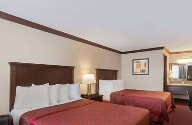 Days Inn by Wyndham Auburn