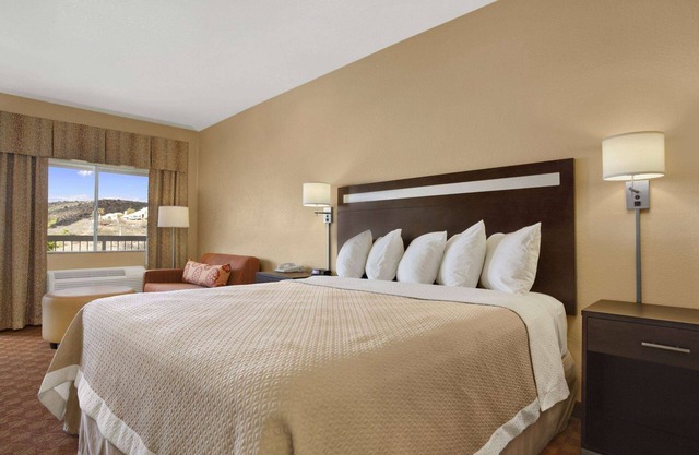 Days Inn by Wyndham Globe