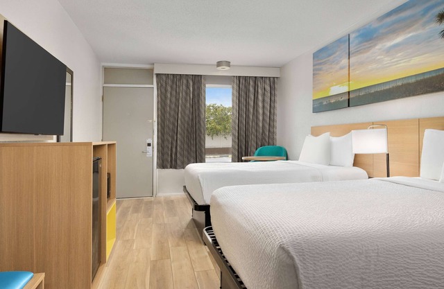 Days Inn by Wyndham Lake City I-75
