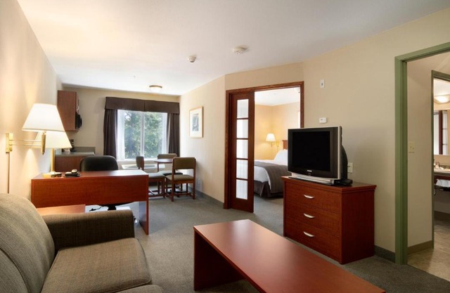 Days Inn by Wyndham Thunder Bay North