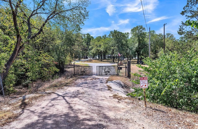 Daze Off - Pet Friendly Suite 1 Bedroom Hotel Room by The Lodges at Fossil Creek