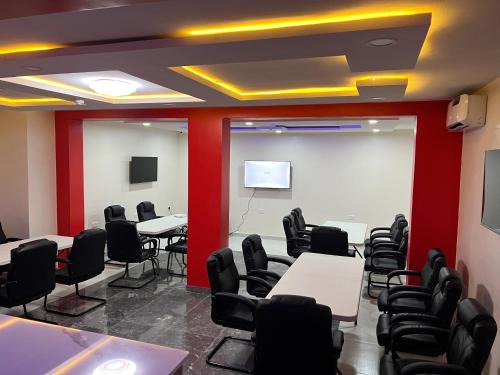 De Rigg Place, Surulere