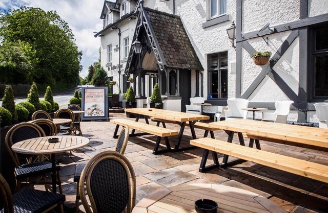De Trafford Arms by Chef & Brewer Collection