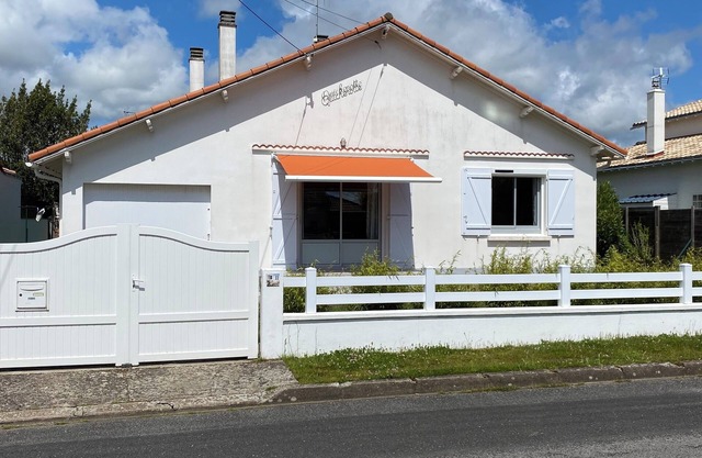 Dead-end house near thalasso beach and shops (all on foot)