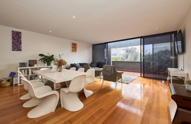 Debonair Townhouse - 150 metres to beach!