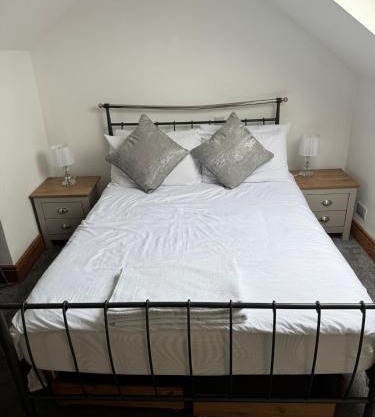 Decent Private Floor In Suburban Area
