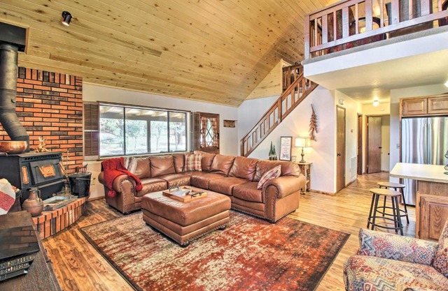 Deck, Porch and Grill Heber-Overgaard Getaway!