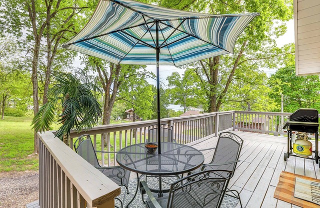 Deck & Table Rock Lake View: Shell Knob Escape!