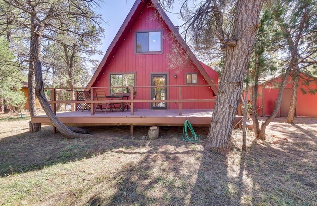 Decks + Fire Pit: Rustic-Modern Overgaard Cabin!