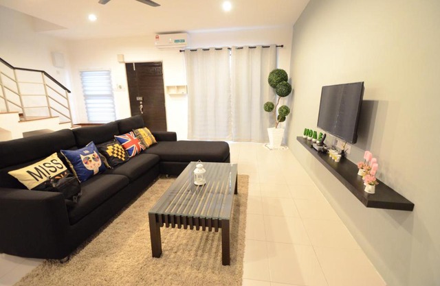Decozy Homestay (14pax+)