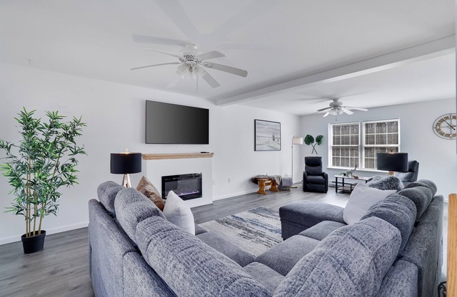Deer Alley |Game Room, Fire Pit, Amenities
