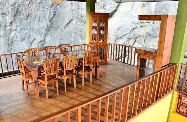 Deer Point Hotel Kandy