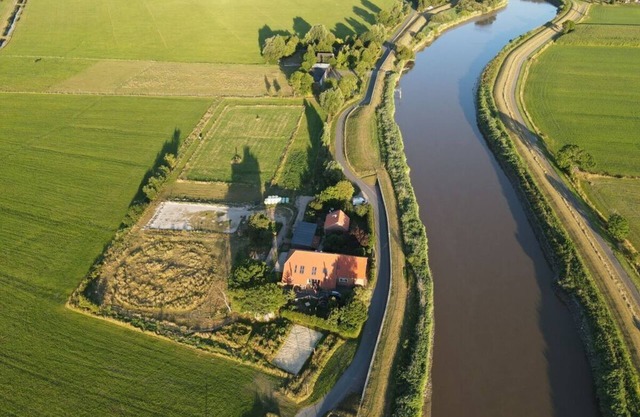 Deichhasenhof Comfortable holiday residence