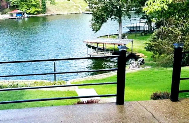 "Deja Blue" Lakeview Villa w/Luxe Master Bedroom Views