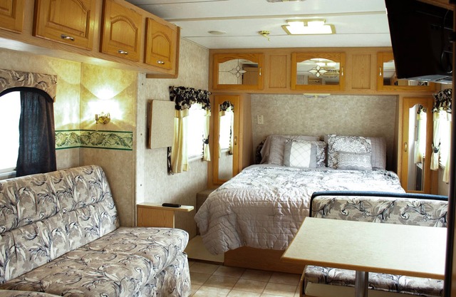Delightful 1 Bedroom RV/Camper in San Augustine