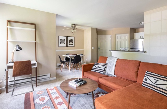 Delightful 1BR Apartment in Beaverton with Patio