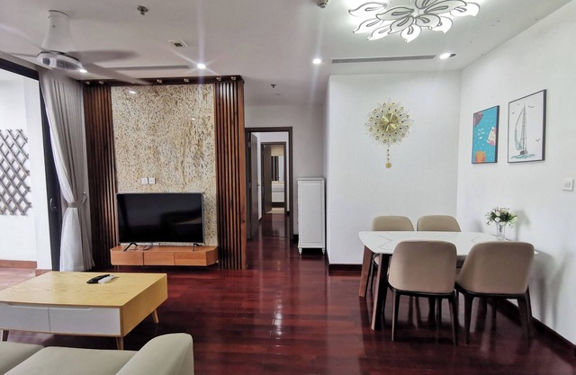 Delightful 3-bedroom apartment with AC in Vinhomes Skylake
