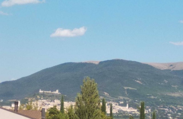 Delightful apartment in the historic center, 10 minutes from Assisi!