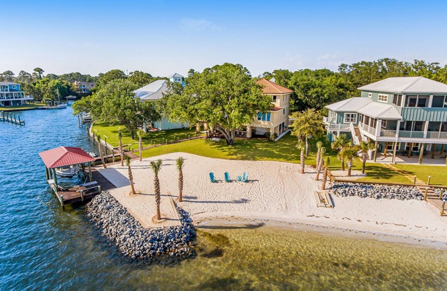 Delightful escape on the sound with beach access, dock, furnished deck, and WiFi